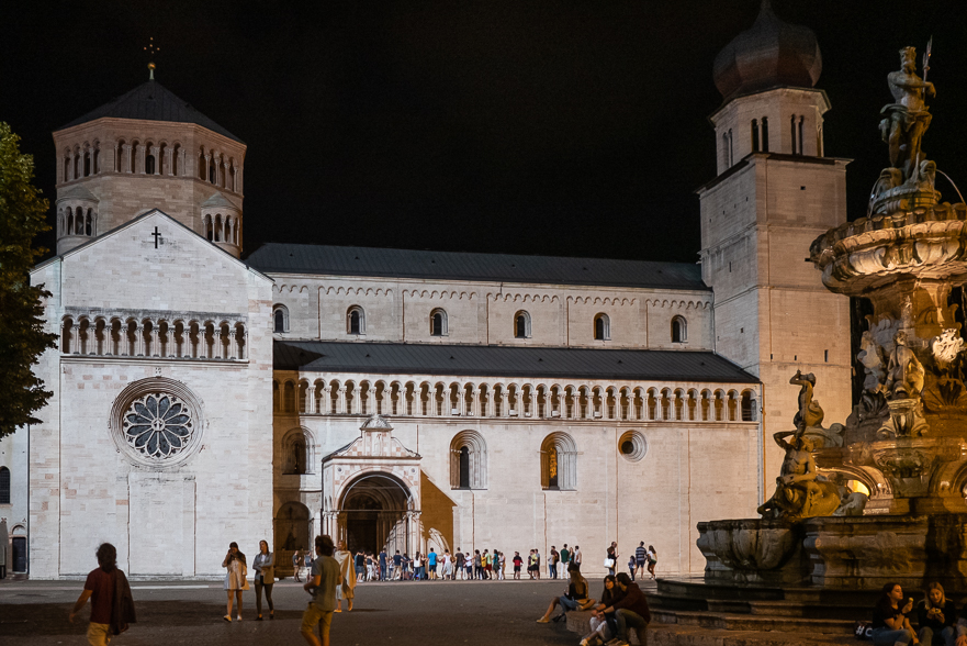 Trento bei Nacht – die Piazza del Duomo
